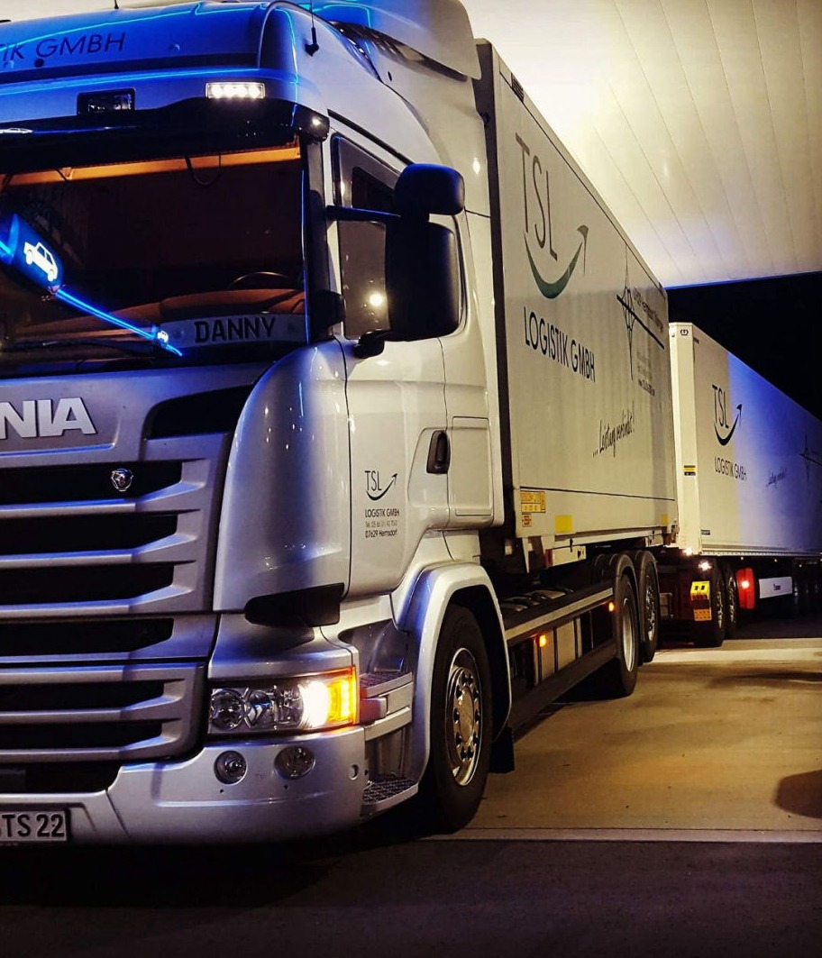 Bei uns kannst auch du so einen Truck fahren Lkw mit Hänger