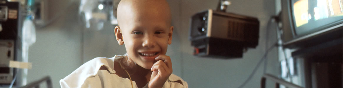 Unsere jährliche Spendenaktion Krebskrankes Mädchen im Krankenhaus