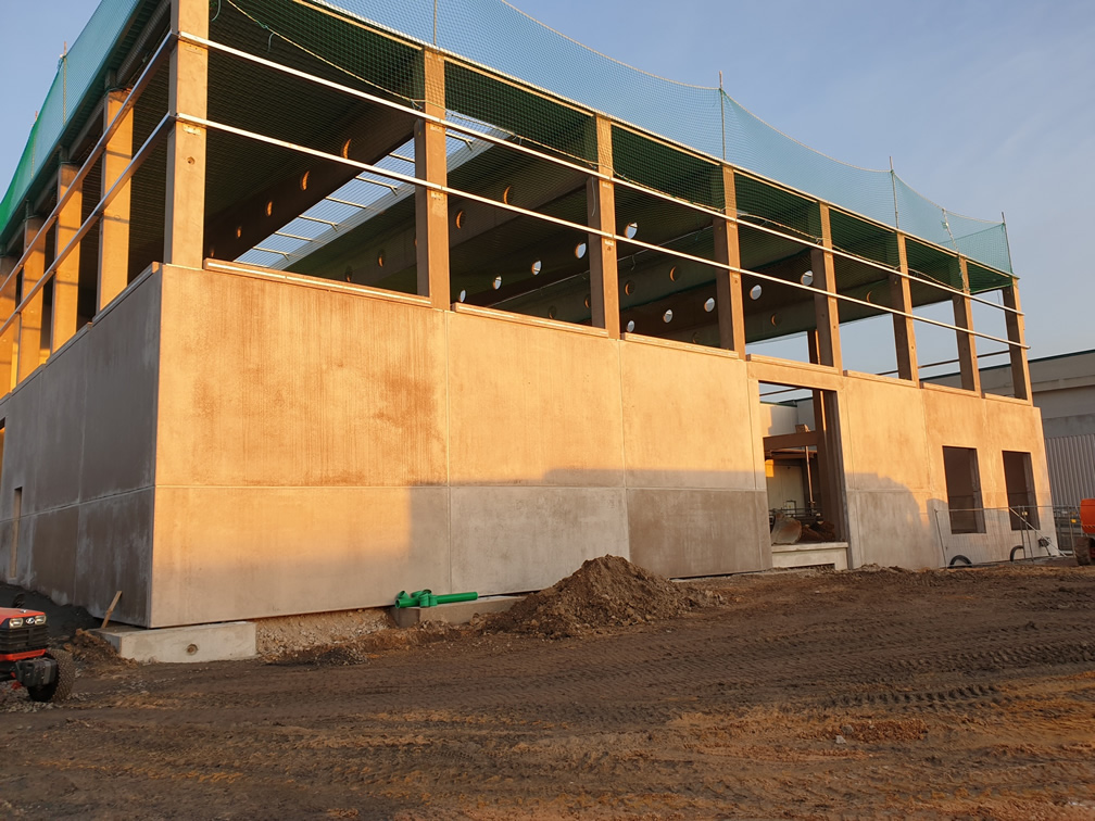 Die neue Halle 4 nimmt Gestalt an Foto: Die neue Halle 4 nimmt Gestalt an