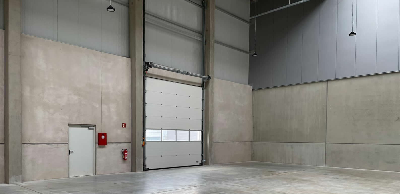 Halle 4 - Rolltor innen Foto: Halle 4 - Rolltor innen